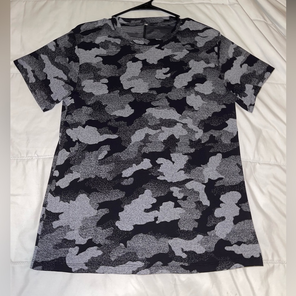 Lululemon tee